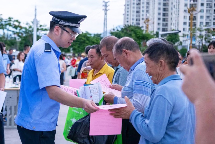 巧家县开展“全民反诈 你我同行”集中宣传活动