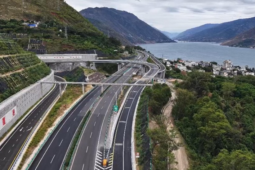 会泽至巧家高速公路全线通车