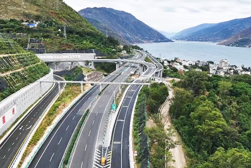 会泽至巧家高速公路全线通车